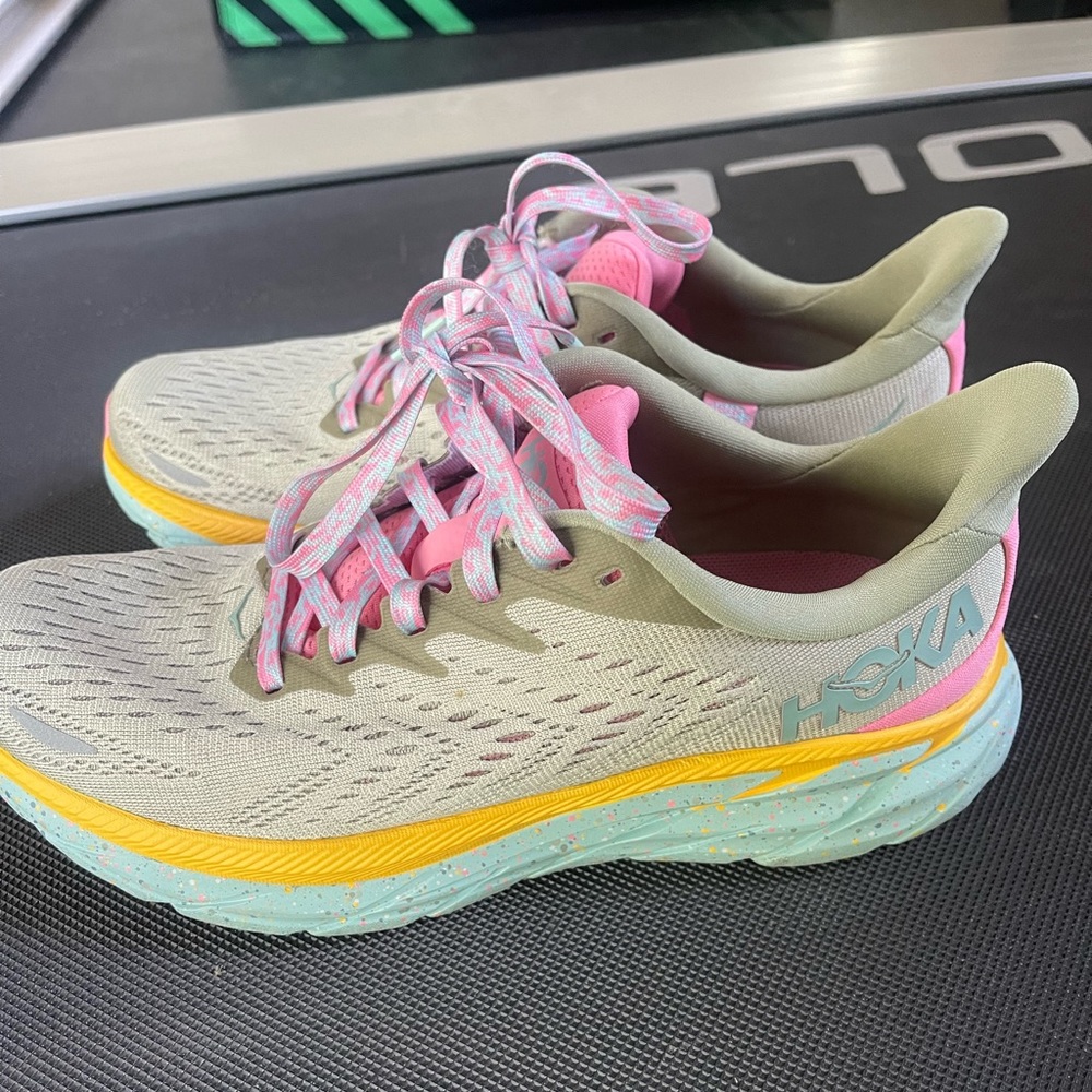 FREE PEOPLE X HOKA SNEAKERS